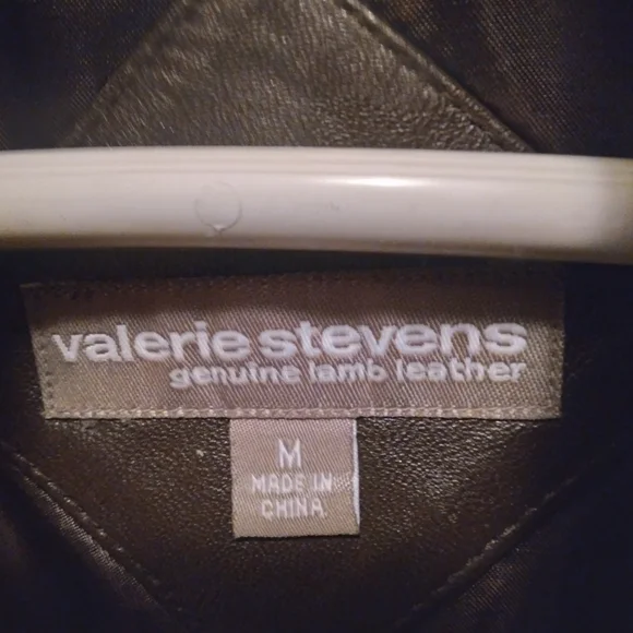 Womens lambskin leather jacket like new from smoke and pet free home - Picture 3 of 3